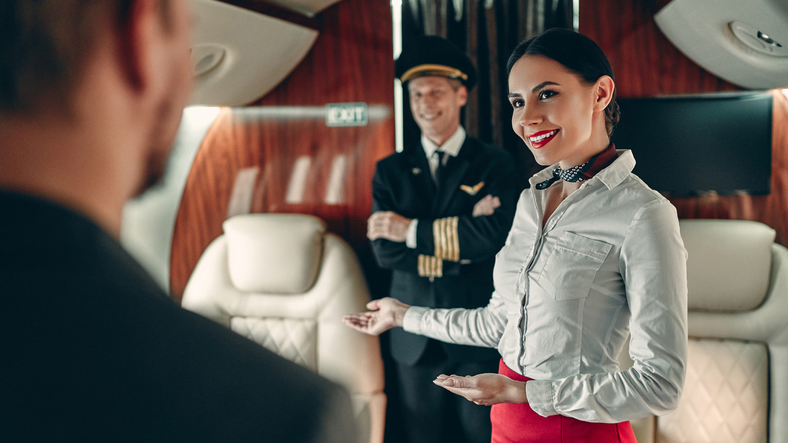 Flight Attendant Uniforms Ditch Gender. How Does That Fly in the Air? - WSJ